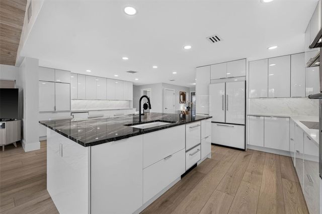 8009 13TH AVENUE S, St Petersburg, FL 33707