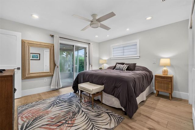 8009 13TH AVENUE S, St Petersburg, FL 33707