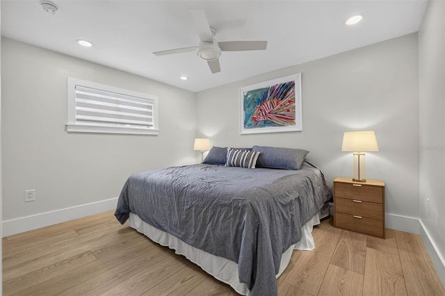 8009 13TH AVENUE S, St Petersburg, FL 33707