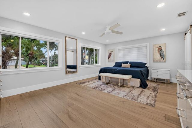 8009 13TH AVENUE S, St Petersburg, FL 33707