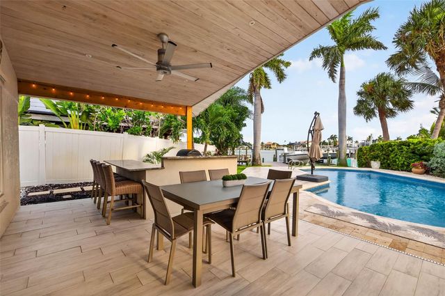 8009 13TH AVENUE S, St Petersburg, FL 33707