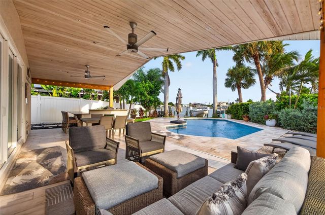 8009 13TH AVENUE S, St Petersburg, FL 33707