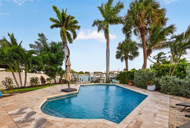 8009 13TH AVENUE S, St Petersburg, FL 33707
