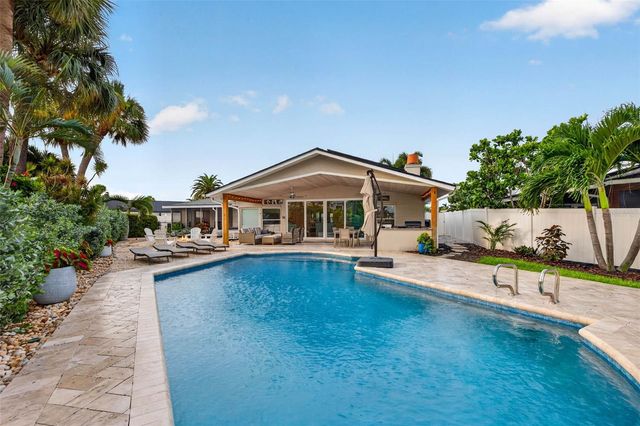 8009 13TH AVENUE S, St Petersburg, FL 33707