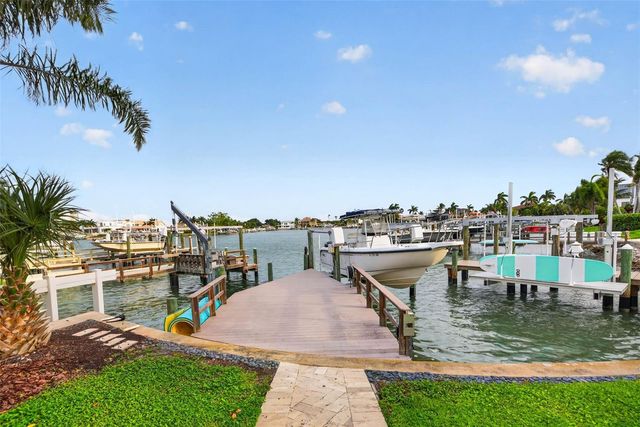 8009 13TH AVENUE S, St Petersburg, FL 33707