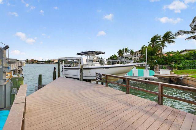 8009 13TH AVENUE S, St Petersburg, FL 33707