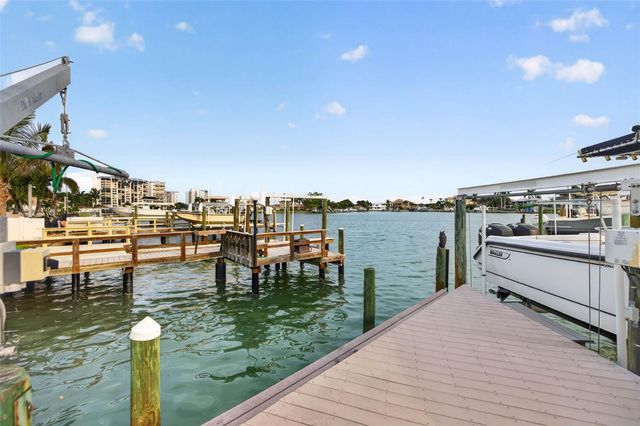 8009 13TH AVENUE S, St Petersburg, FL 33707