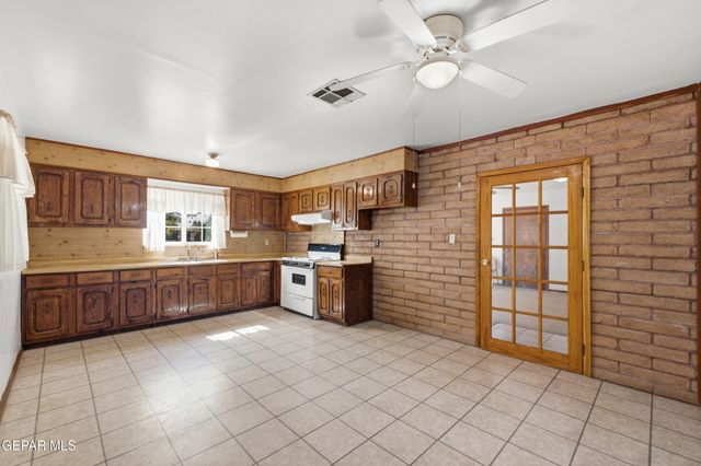 185 Elfego Road, Anthony, NM 88021