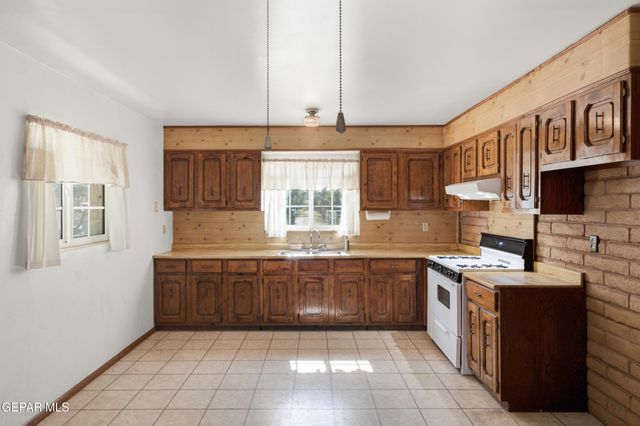 185 Elfego Road, Anthony, NM 88021
