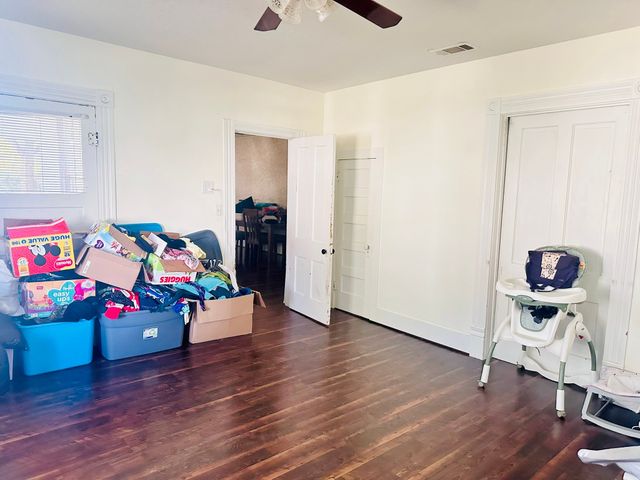 735 N Robinson Street, Cleburne, TX 76031