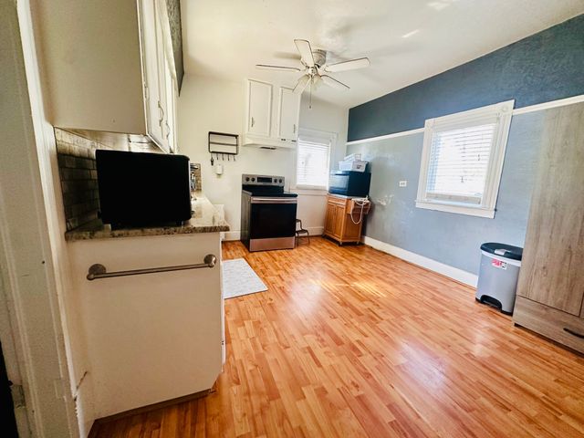 735 N Robinson Street, Cleburne, TX 76031