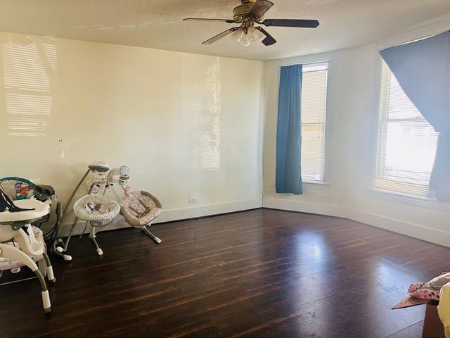 735 N Robinson Street, Cleburne, TX 76031