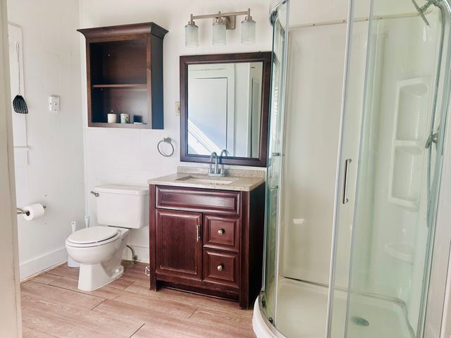 735 N Robinson Street, Cleburne, TX 76031