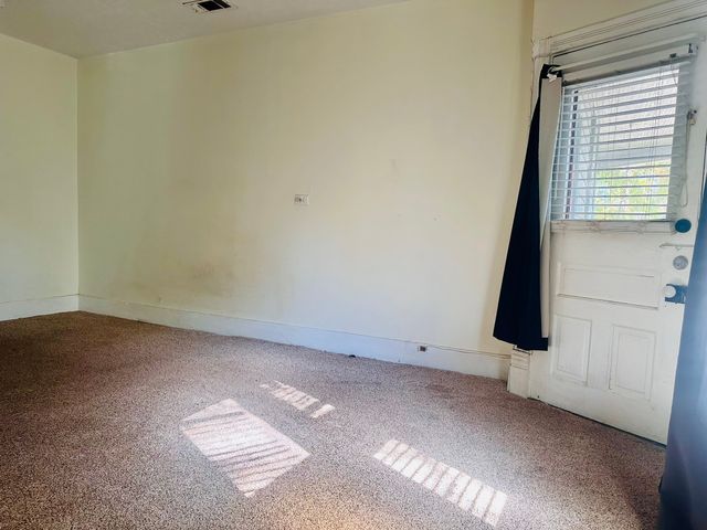 735 N Robinson Street, Cleburne, TX 76031