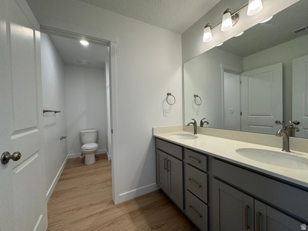Image 13 of property listing at 1480 N 1875 W #153, Layton, UT 84041