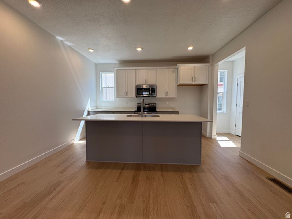 Image 4 of property listing at 1480 N 1875 W #153, Layton, UT 84041