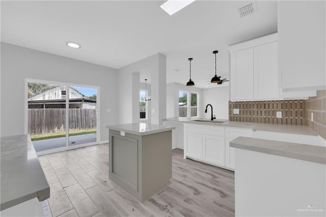 2332 N Peking Street, Mcallen, TX 78501