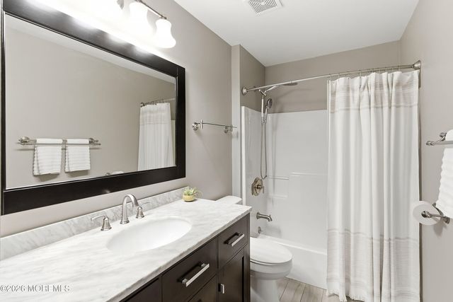 618 Winterberry Boulevard, Jackson, NJ 08527