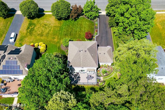 618 Winterberry Boulevard, Jackson, NJ 08527
