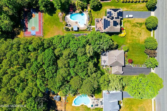 618 Winterberry Boulevard, Jackson, NJ 08527