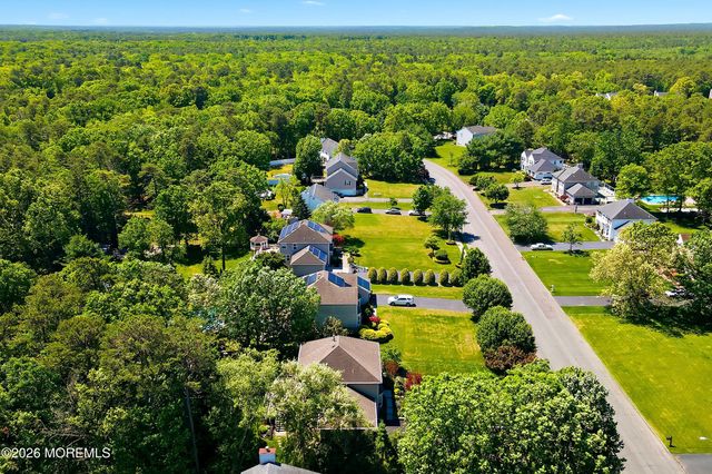 618 Winterberry Boulevard, Jackson, NJ 08527