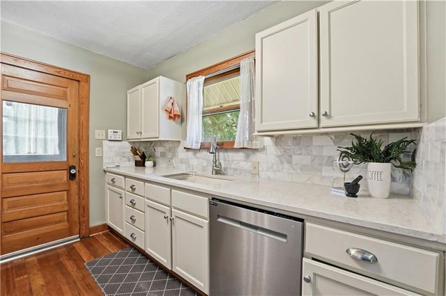 5836 Harrison Street, Kansas City, MO 64110