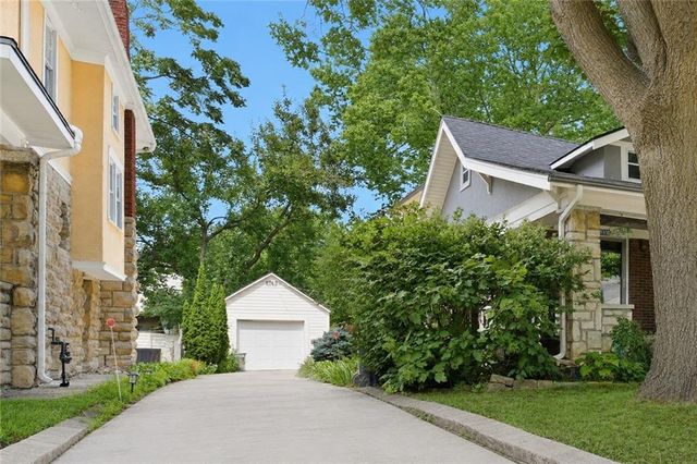 5836 Harrison Street, Kansas City, MO 64110