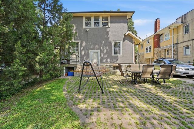 5836 Harrison Street, Kansas City, MO 64110