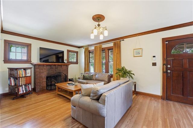 5836 Harrison Street, Kansas City, MO 64110
