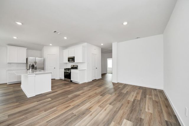 9035 Rose Water Trail, Iowa Colony, TX 77583