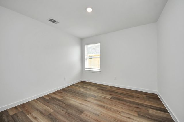 9035 Rose Water Trail, Iowa Colony, TX 77583