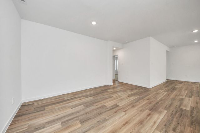 9035 Rose Water Trail, Iowa Colony, TX 77583