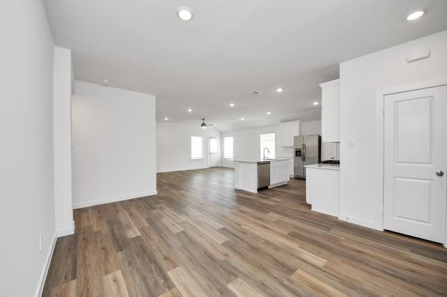 9035 Rose Water Trail, Iowa Colony, TX 77583