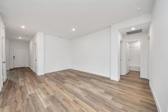 9035 Rose Water Trail, Iowa Colony, TX 77583