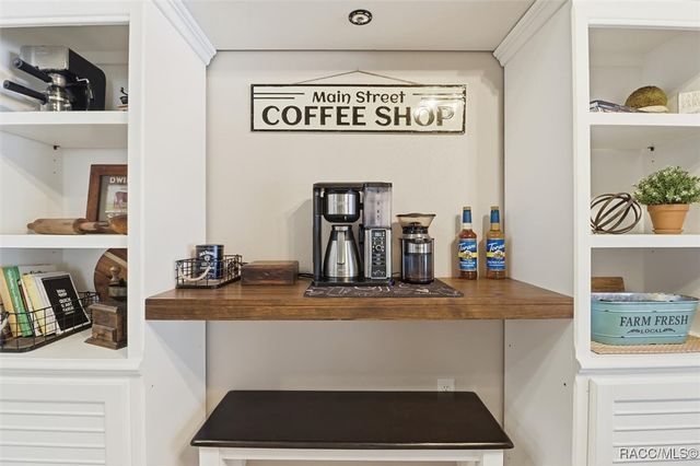 1021 W Champlain Lane, Citrus Springs, FL 34434