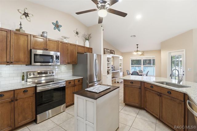 1021 W Champlain Lane, Citrus Springs, FL 34434