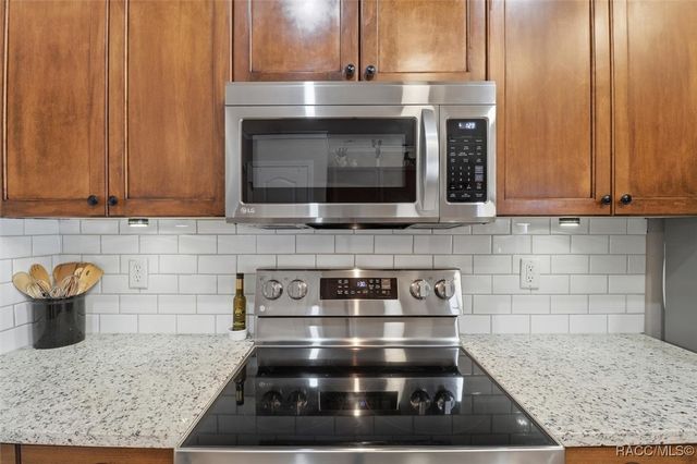 1021 W Champlain Lane, Citrus Springs, FL 34434