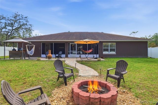 1021 W Champlain Lane, Citrus Springs, FL 34434