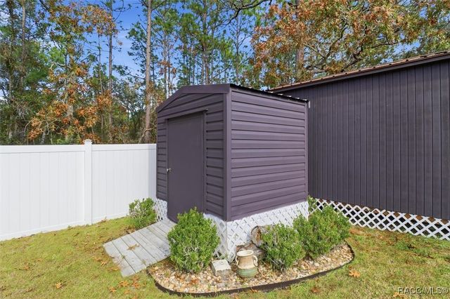 1021 W Champlain Lane, Citrus Springs, FL 34434