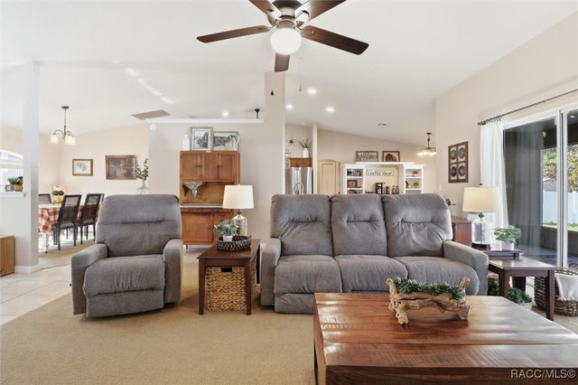 1021 W Champlain Lane, Citrus Springs, FL 34434