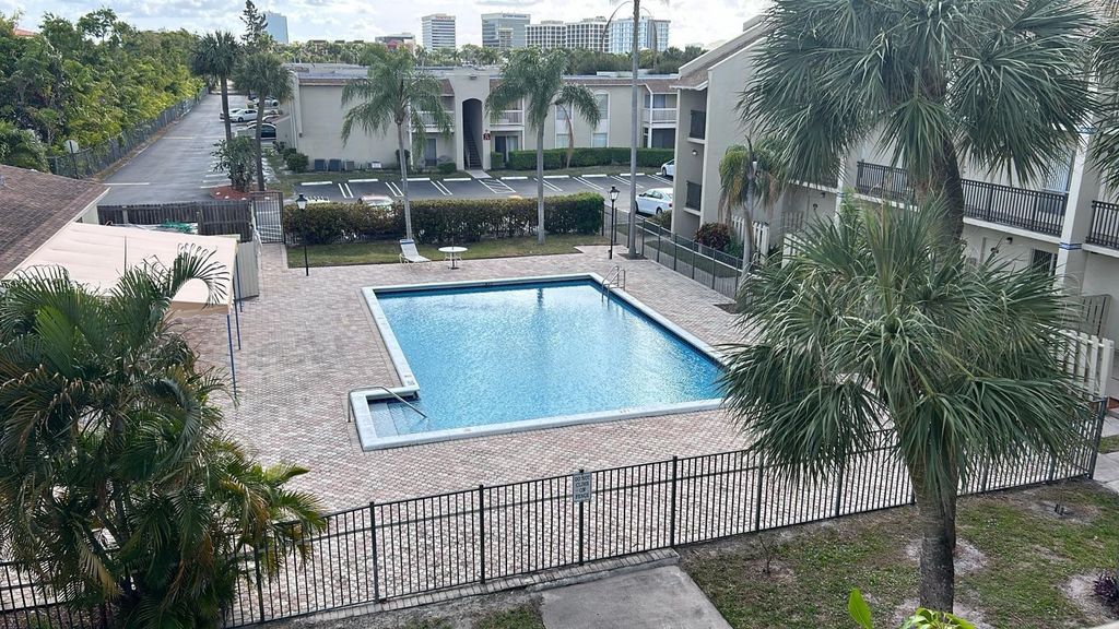 1500 N Congress Avenue A307, West Palm Beach, FL 33401
