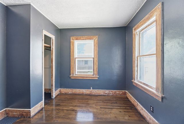 3401 E 29th Street, Des Moines, IA 50317