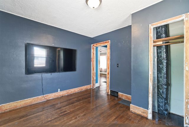 3401 E 29th Street, Des Moines, IA 50317