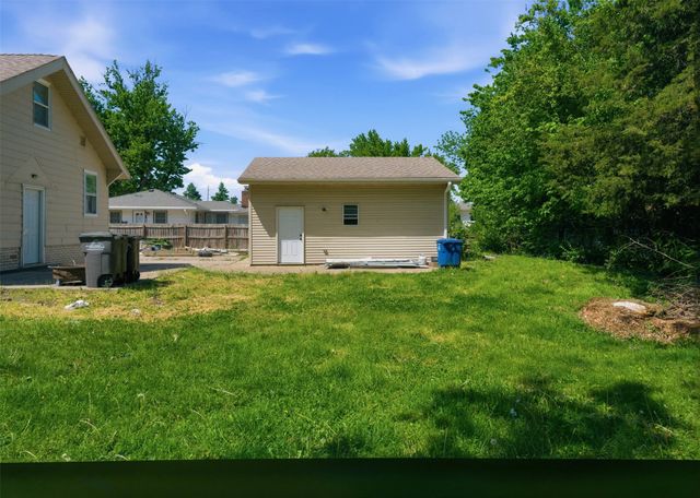 3401 E 29th Street, Des Moines, IA 50317