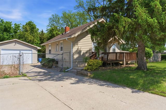 3401 E 29th Street, Des Moines, IA 50317