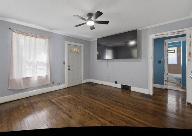3401 E 29th Street, Des Moines, IA 50317