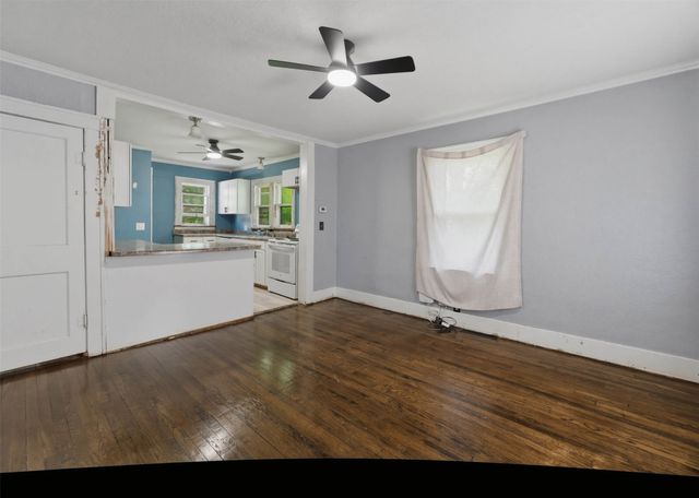 3401 E 29th Street, Des Moines, IA 50317