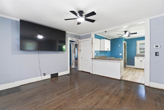 3401 E 29th Street, Des Moines, IA 50317