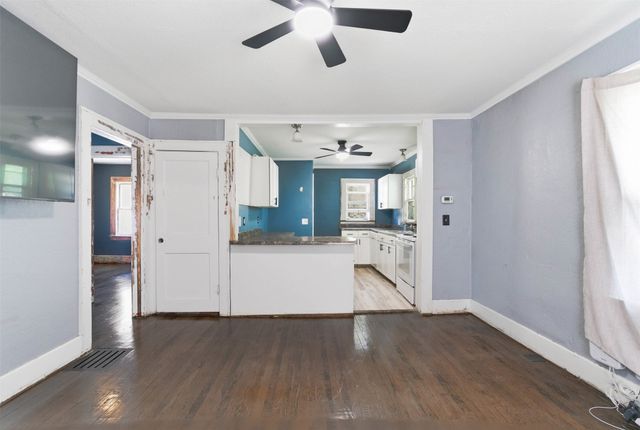 3401 E 29th Street, Des Moines, IA 50317
