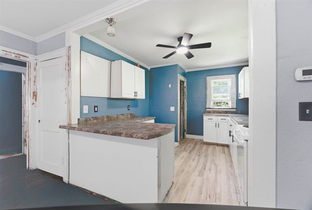 3401 E 29th Street, Des Moines, IA 50317